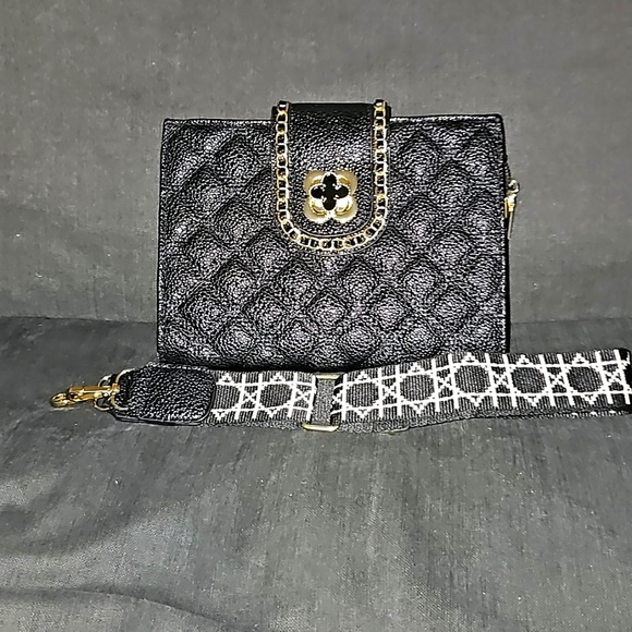 Black Quilted Purse - Picture 1 of 6